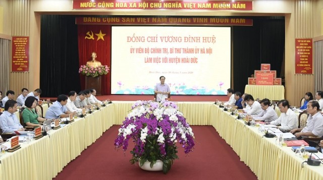 Đồng chí Nguyễn Ngọc Tuấn tham dự buổi làm việc của Bí thư Thành ủy với Huyện ủy Hoài Đức